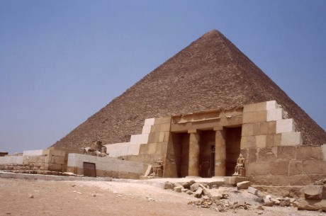 vchod-do-piramidy
